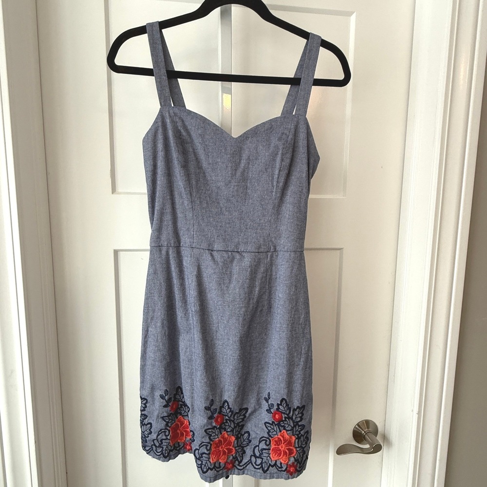 Mi Ami Blue Chambray Floral Embroidered Mini Dress Womens Medium Smocked‎ Back